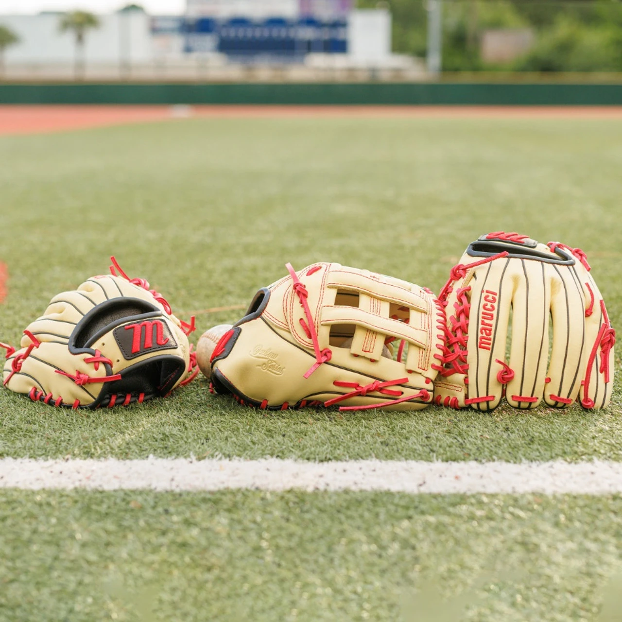 Marucci M TYPE Oxbow 44A6 11.75 T Web Baseball Glove Right Hand Throw - Image 4